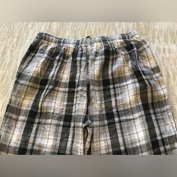 ✨✨ Plaid Dockers PJ Pants ✨✨ - Picture 3 of 4
